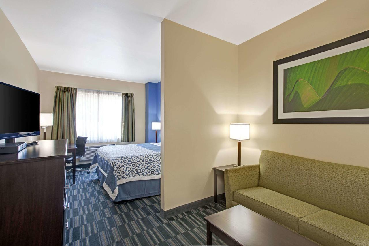 Days Inn & Suites By Wyndham Ozone Park/Jfk Airport Нью-Йорк Екстер'єр фото