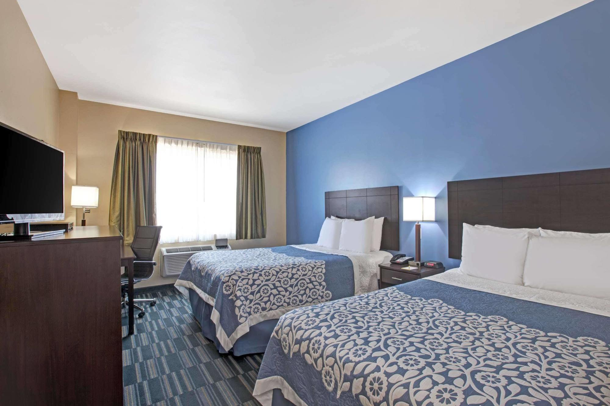 Days Inn & Suites By Wyndham Ozone Park/Jfk Airport Нью-Йорк Екстер'єр фото