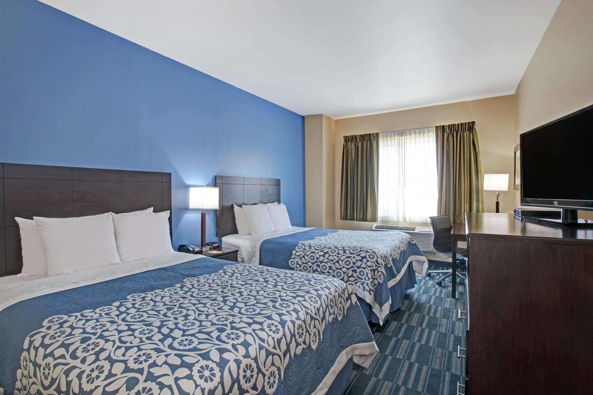 Days Inn & Suites By Wyndham Ozone Park/Jfk Airport Нью-Йорк Екстер'єр фото