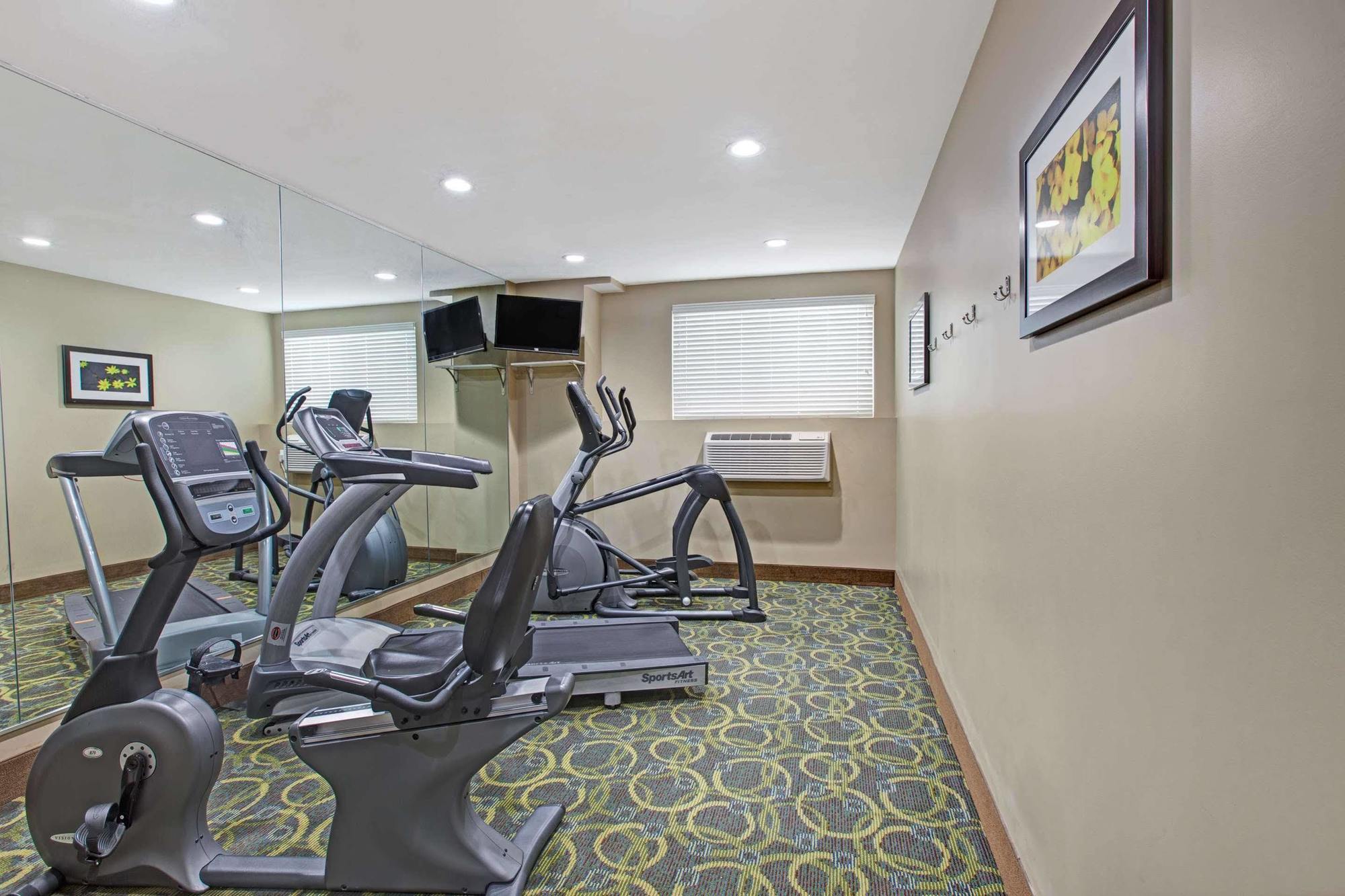 Days Inn & Suites By Wyndham Ozone Park/Jfk Airport Нью-Йорк Екстер'єр фото