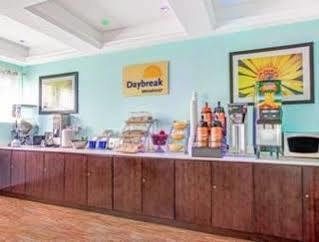 Days Inn & Suites By Wyndham Ozone Park/Jfk Airport Нью-Йорк Екстер'єр фото